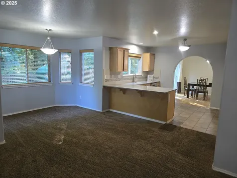 68304 E Twinberry Loop Welches OR 97067