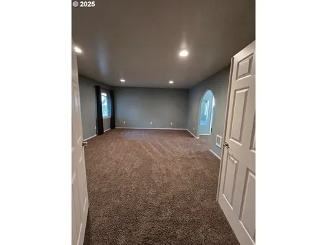68304 E Twinberry Loop Welches OR 97067