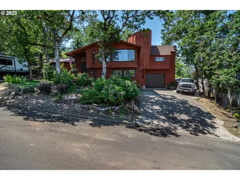 1030 W Fromdahl Drive Roseburg OR 97471