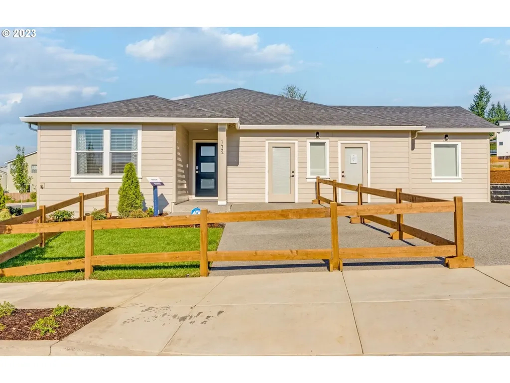 1413 W 16th Circle La Center WA 98629