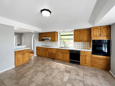 815 Highland Avenue Brookings OR 97415