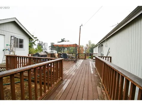 8765 Highway 42 Tenmile OR 97481
