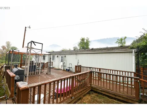 8765 Highway 42 Tenmile OR 97481