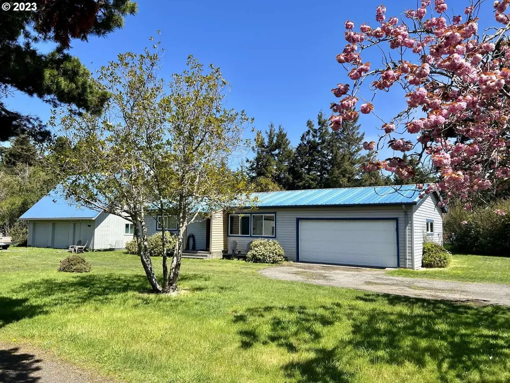 6 Hamlet Street Port Orford OR 97465