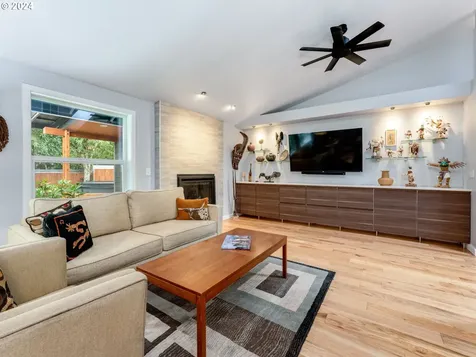 216 Nw West Hills Drive Mcminnville OR 97128