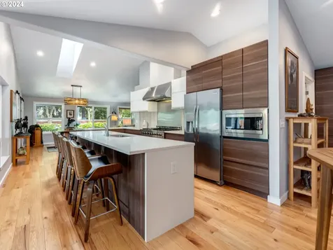 216 Nw West Hills Drive Mcminnville OR 97128