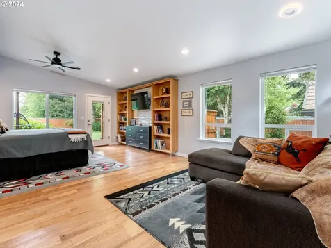 216 Nw West Hills Drive Mcminnville OR 97128