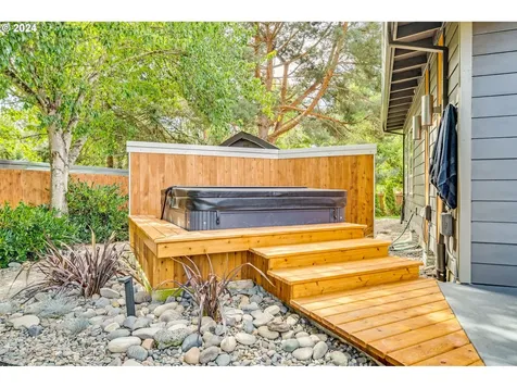 216 Nw West Hills Drive Mcminnville OR 97128