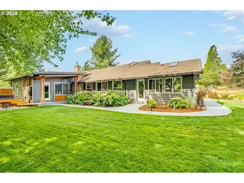 216 Nw West Hills Drive Mcminnville OR 97128