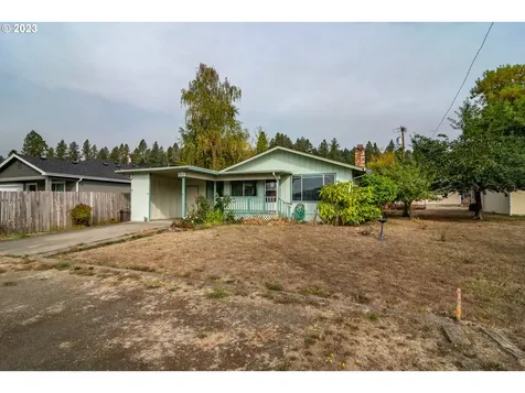 553 W First Avenue Sutherlin OR 97479