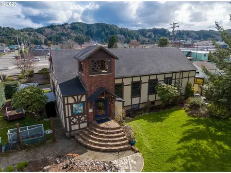 174 N 20th Street Reedsport OR 97467