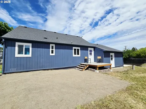 2951 NE Yount Avenue Roseburg OR 97470