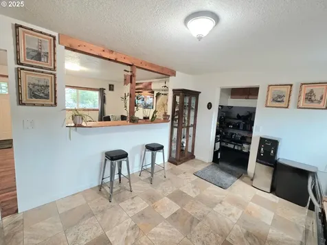 2951 NE Yount Avenue Roseburg OR 97470