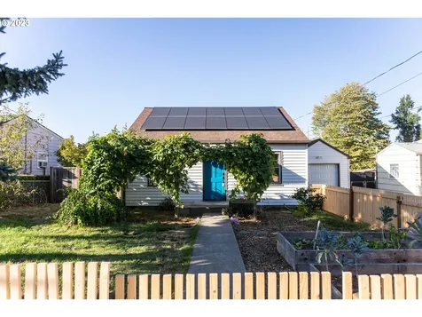 8963 Ne Emerson Street Portland OR 97220