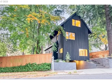 4523 SE Tibbetts Street Portland OR 97206