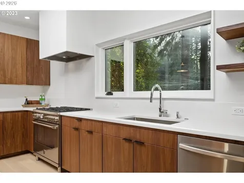 4523 SE Tibbetts Street Portland OR 97206