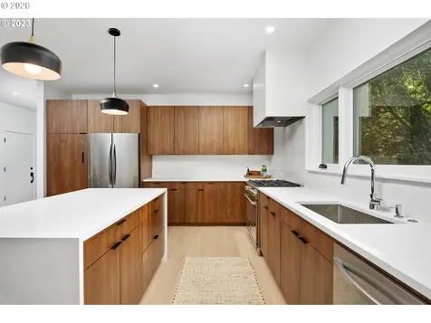 4523 SE Tibbetts Street Portland OR 97206