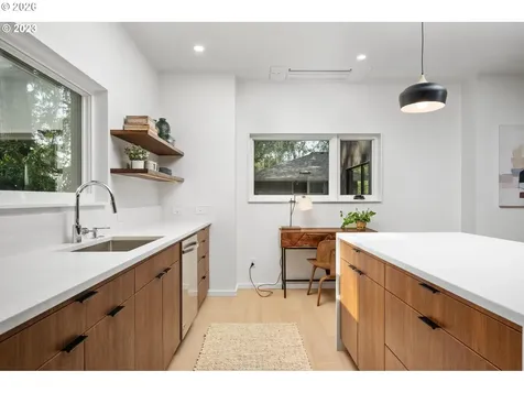 4523 SE Tibbetts Street Portland OR 97206