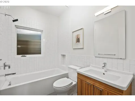 4523 SE Tibbetts Street Portland OR 97206
