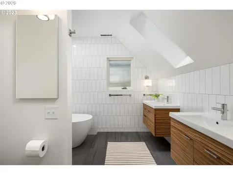 4523 SE Tibbetts Street Portland OR 97206