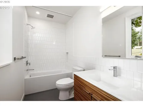 4523 SE Tibbetts Street Portland OR 97206