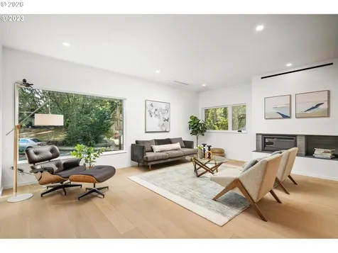 4523 SE Tibbetts Street Portland OR 97206