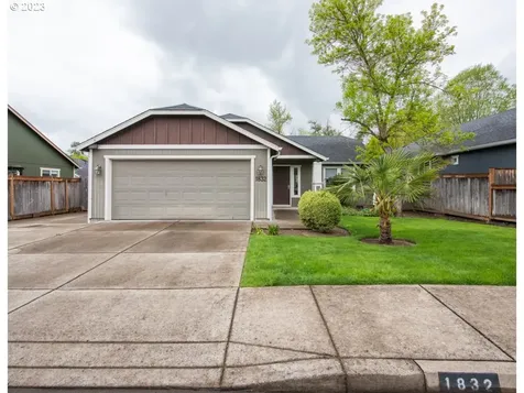 1832 S 57th Place Springfield OR 97478