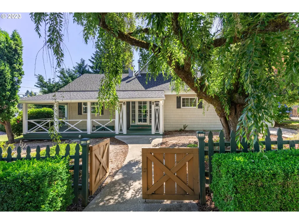 1785 Britton Street West Linn OR 97068