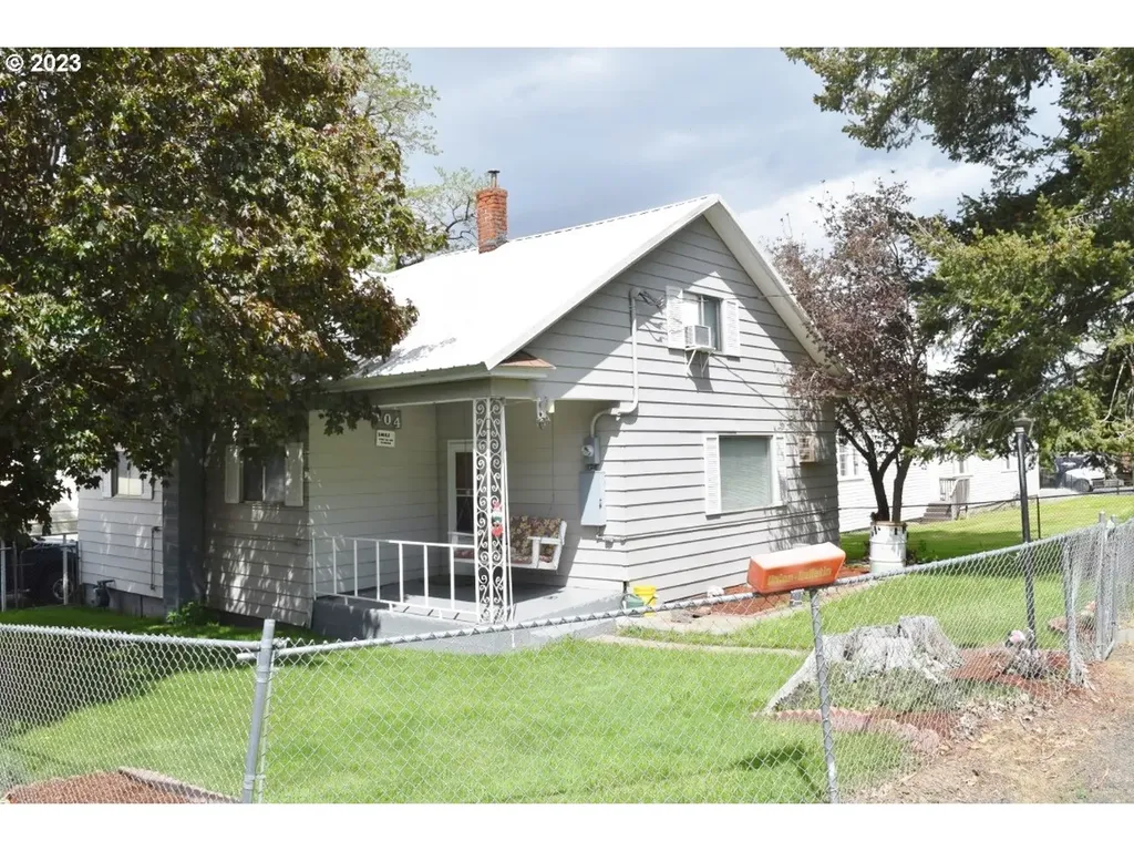 104 S Broad Street Weston OR 97886