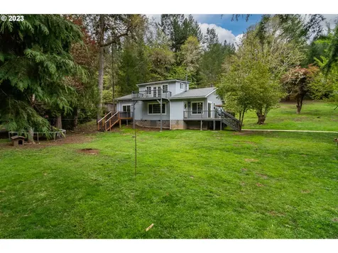 11533 Tyee Road Umpqua OR 97486