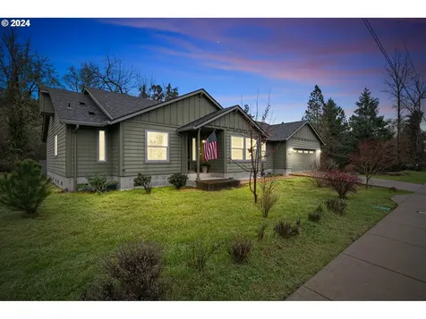 1852 W Main Street Cottage Grove OR 97424