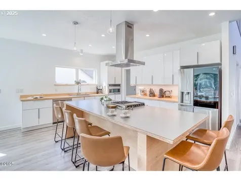 140 NW Lancer Street Lincoln City OR 97367