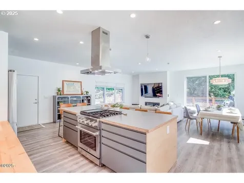 140 NW Lancer Street Lincoln City OR 97367