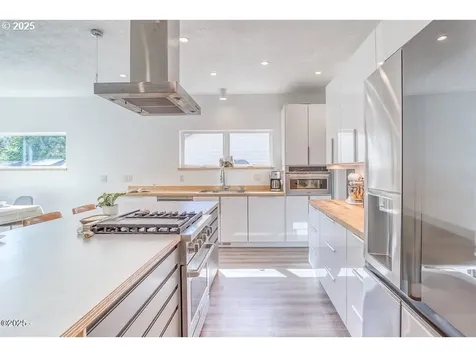 140 NW Lancer Street Lincoln City OR 97367