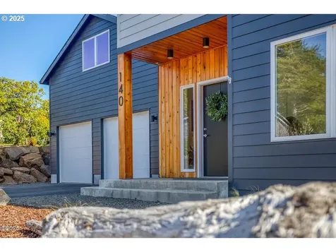 140 NW Lancer Street Lincoln City OR 97367