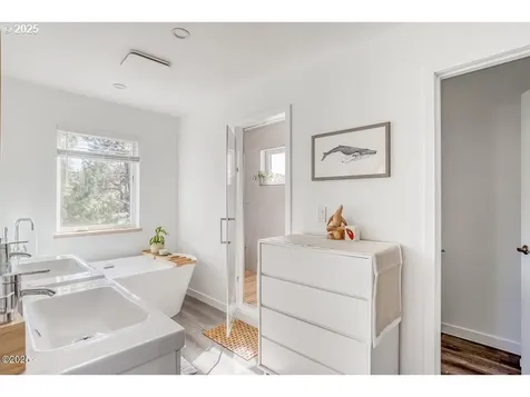 140 NW Lancer Street Lincoln City OR 97367