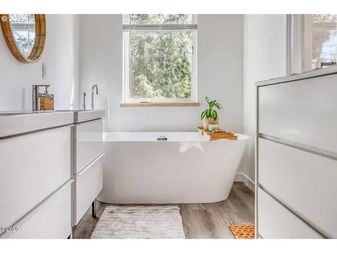 140 NW Lancer Street Lincoln City OR 97367