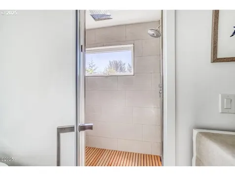 140 NW Lancer Street Lincoln City OR 97367