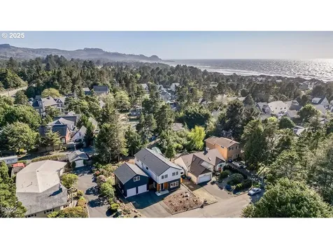 140 NW Lancer Street Lincoln City OR 97367