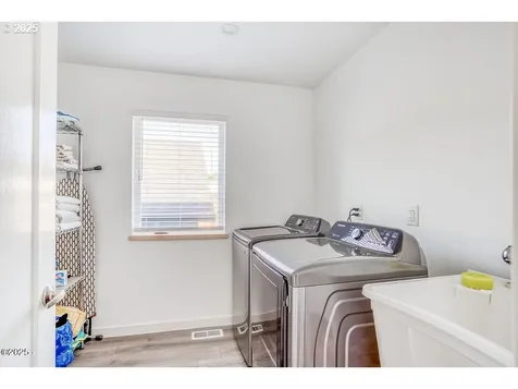 140 NW Lancer Street Lincoln City OR 97367