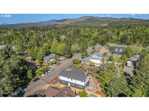 140 NW Lancer Street Lincoln City OR 97367