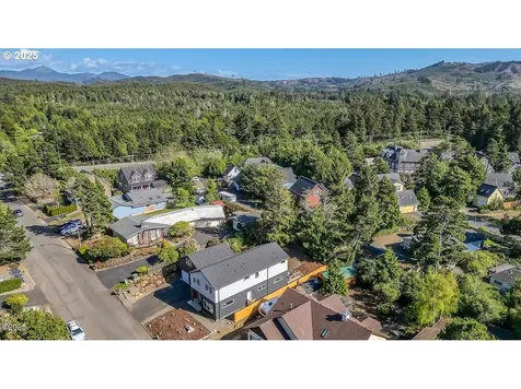 140 NW Lancer Street Lincoln City OR 97367