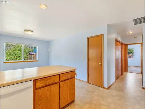 1451 SW Alder Avenue Warrenton OR 97146