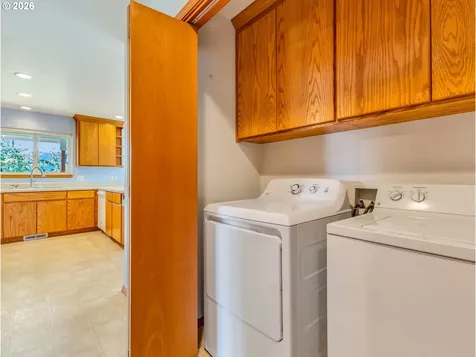 1451 SW Alder Avenue Warrenton OR 97146
