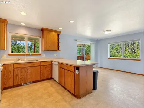 1451 SW Alder Avenue Warrenton OR 97146