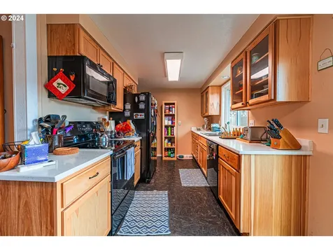 398 49th Street Springfield OR 97478