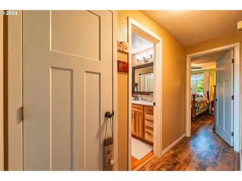 398 49th Street Springfield OR 97478