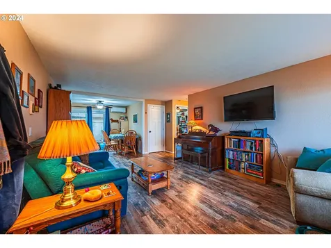 398 49th Street Springfield OR 97478