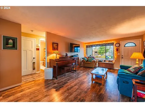 398 49th Street Springfield OR 97478