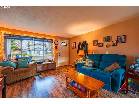 398 49th Street Springfield OR 97478